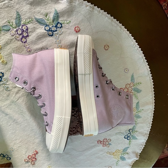 Converse Chuck Taylor AllStar Lift Platform HighTops. Lucid Lilac. Size 10 - Picture 3 of 15